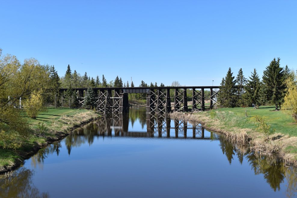 Summer time in St. Albert along the Sturgeon River