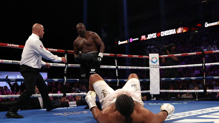 Joe Joyce is floored by Derek Chisora