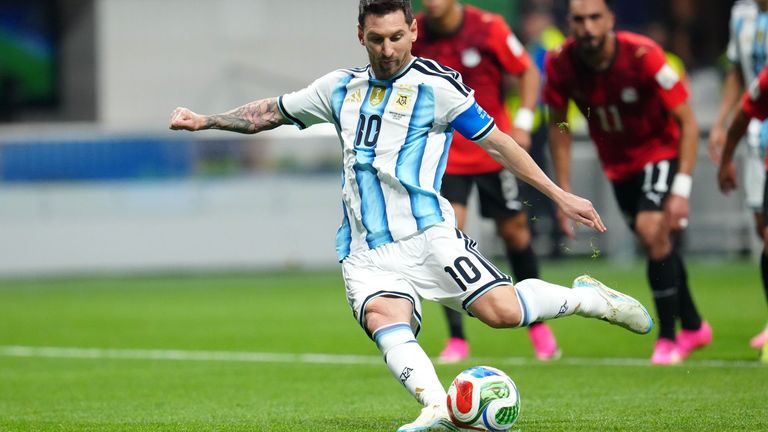 Lionel Messi had the chance to equalise for Argentina vs Egypt - but saw his penalty saved