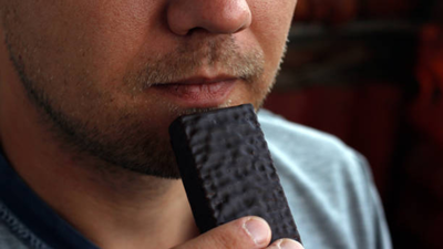Sniffing chocolate before a workout could add 18 extra reps: What a new chocolate-and-exercise study actually found