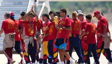 Spain's World Cup champions return home to royal welcome, parade