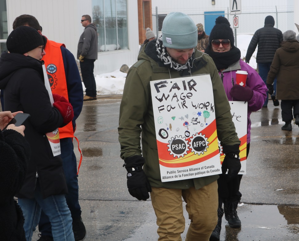 Ottawa launches second consultation on federal labour relations rules