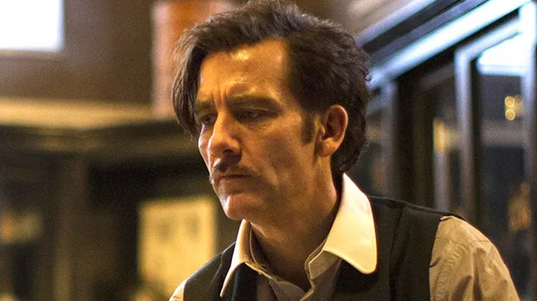 Clive Owen as Dr. Thackery frowning in The Knick.