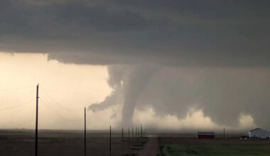 Tornado warning in effect in Ontario