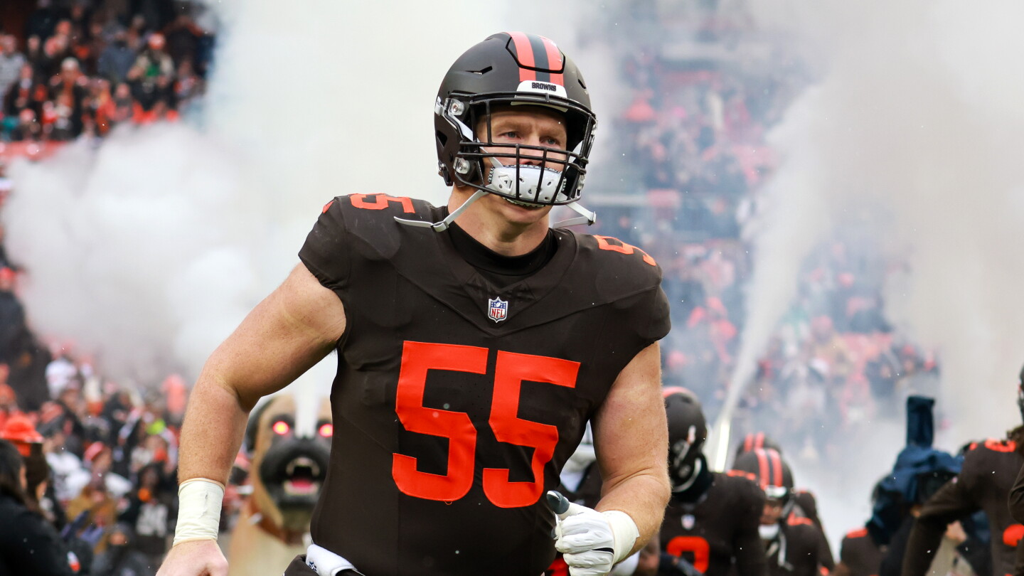 Ravens agree to one-year deal with C Ethan Pocic
