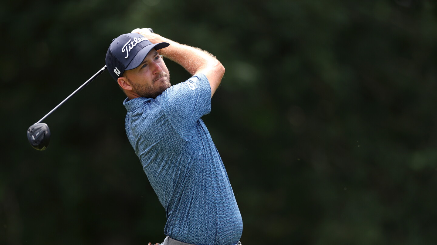 Lee Hodges uses bogey-free back nine to catch Lucas Glover at John Deere Classic