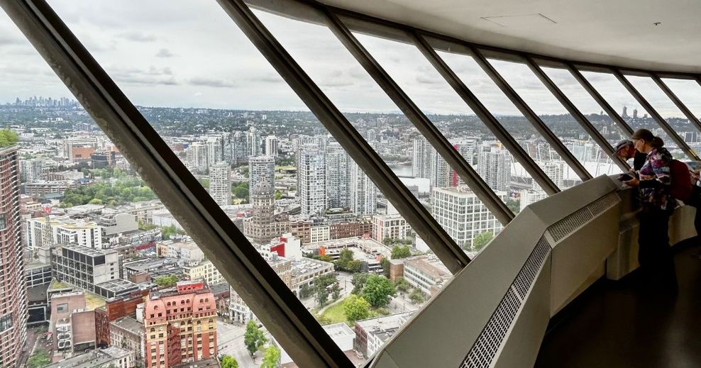 vancouver lookout harbour centre