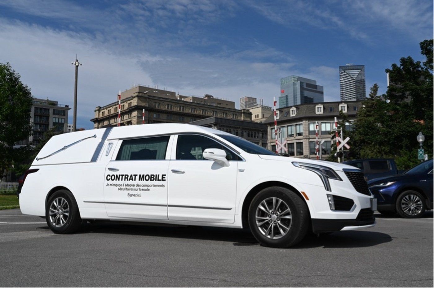 White hearse travels Quebec roads to raise awareness among motorists