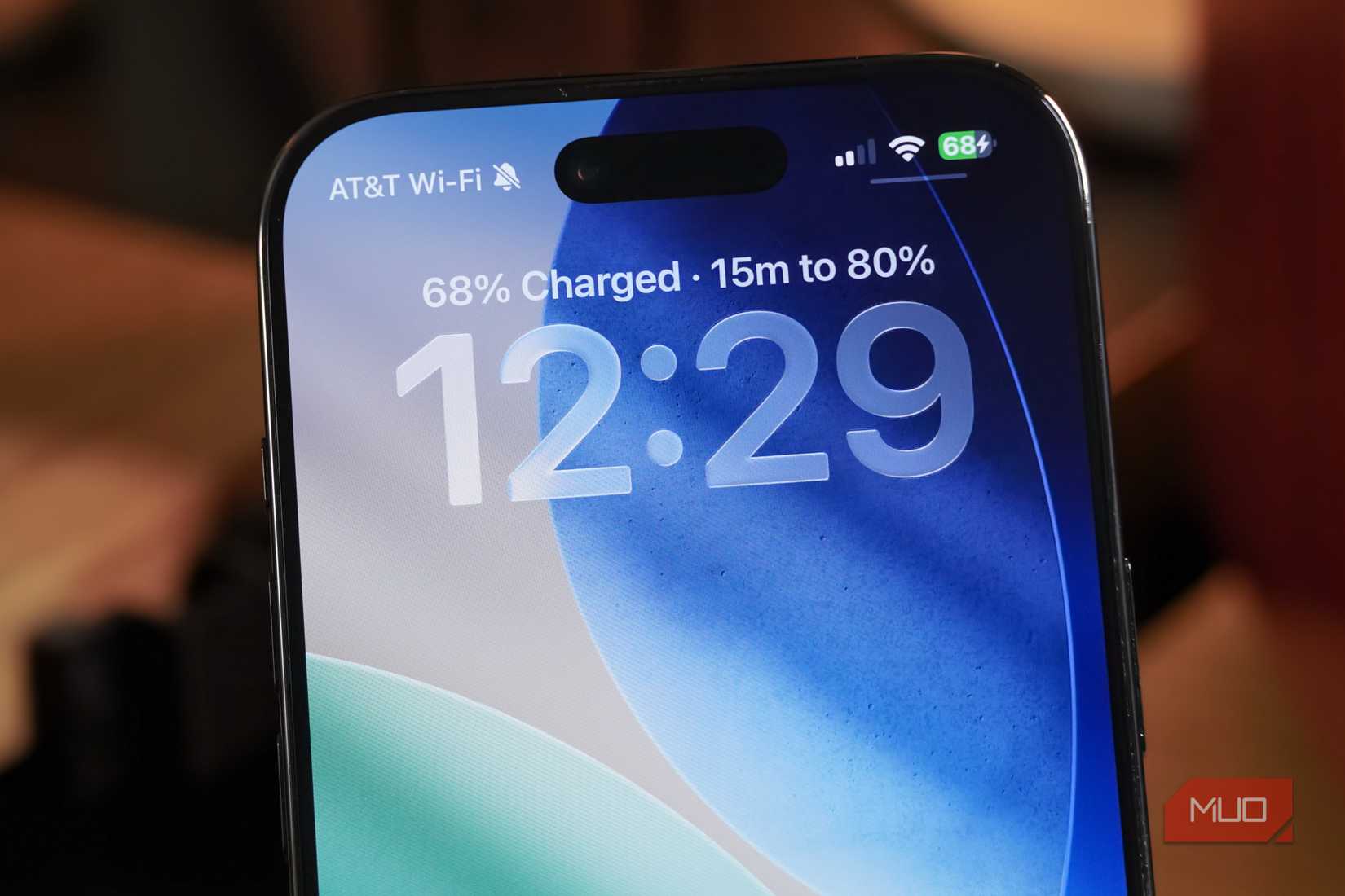 Fast wireless charging speeds on an iPhone Air.