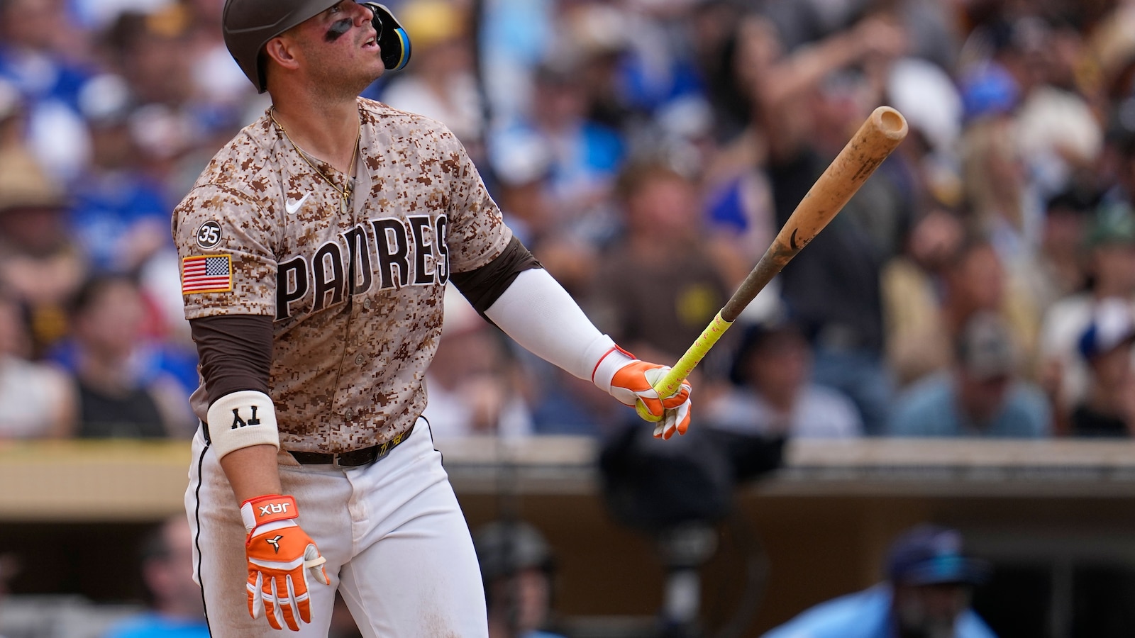 Machado leads rally that carries Padres past Blue Jays 5-4