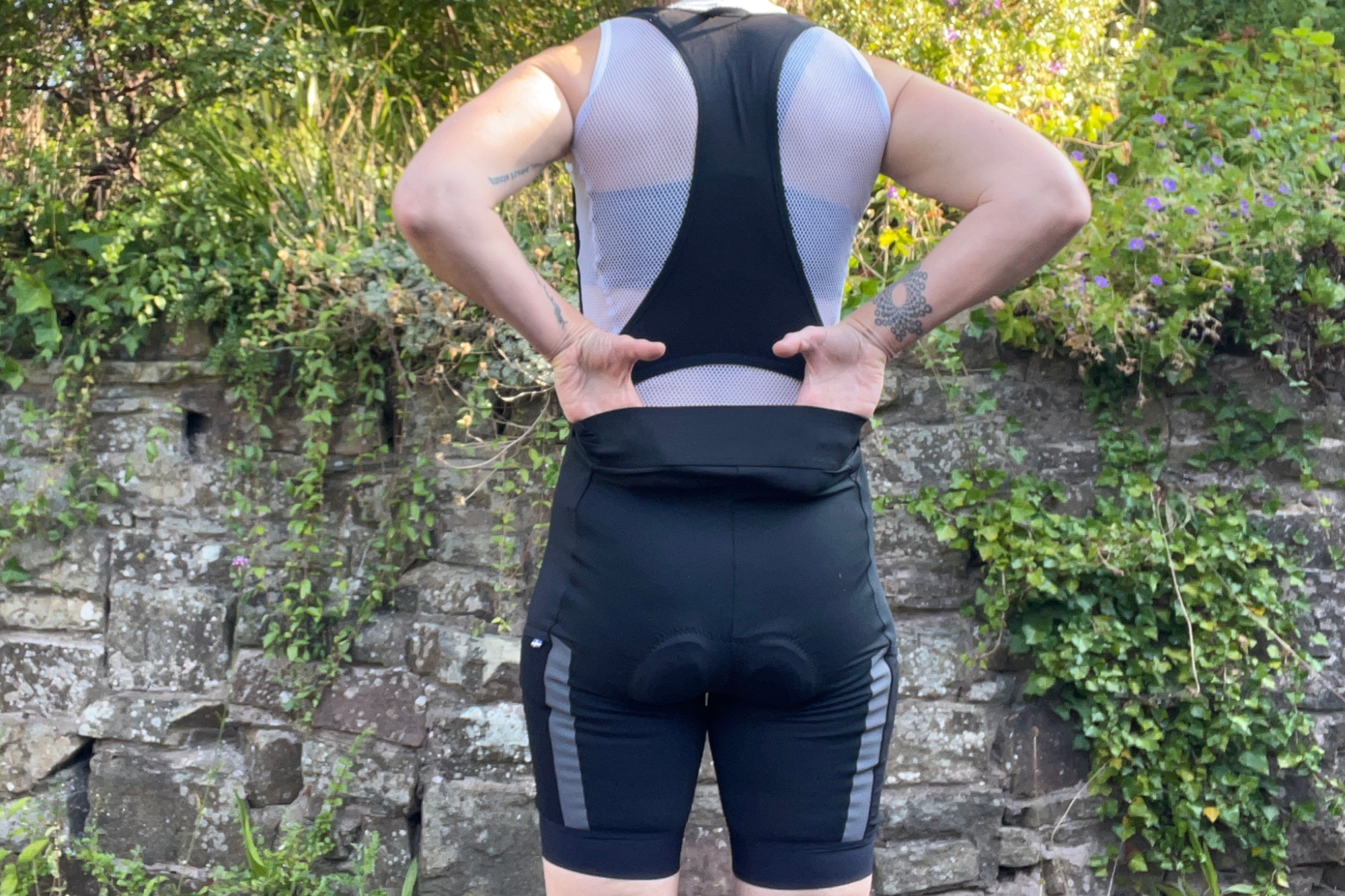 Fjallraven Hoja Bib shorts drop down back
