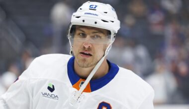 Lee signs 3-year, $16.2 million contract with Mammoth