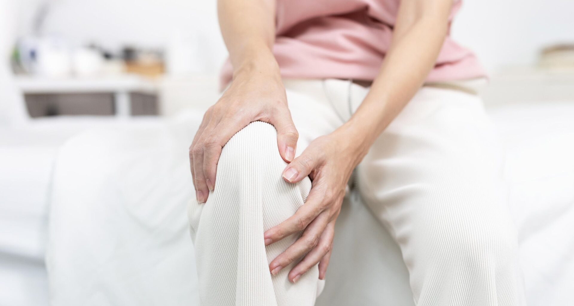 Over 60? A physical therapist says this is the one mobility habit to add if your knees feel stiff