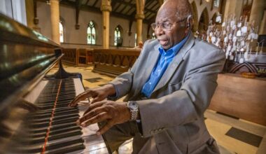Montrealers invited to pay tribute to jazz great Oliver Jones at public viewing