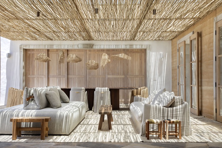 Damata House / Melina Romano - Interior Photography, Bedroom, Wood, Chair
