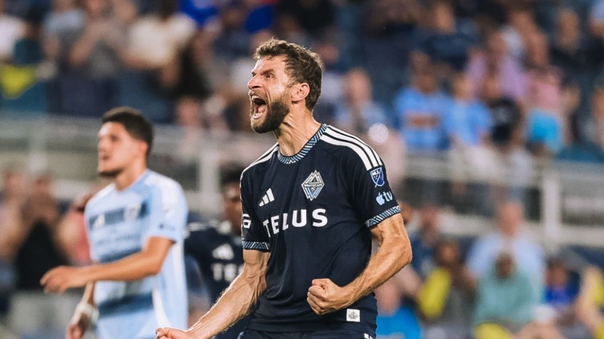 Vancouver Whitecaps smack Sporting KC 3-0