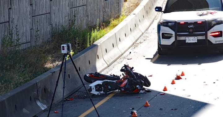 Motorcyclist flees into oncoming Surrey traffic, crashes after attempted police stop - BC
