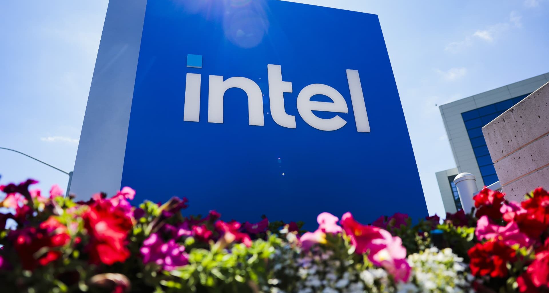 Intel plans $15 billion stock offering as AI demand accelerates