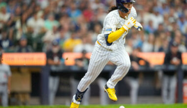 Bae Ji-hwan returns to MLB with Brewers, delivers hit days after release