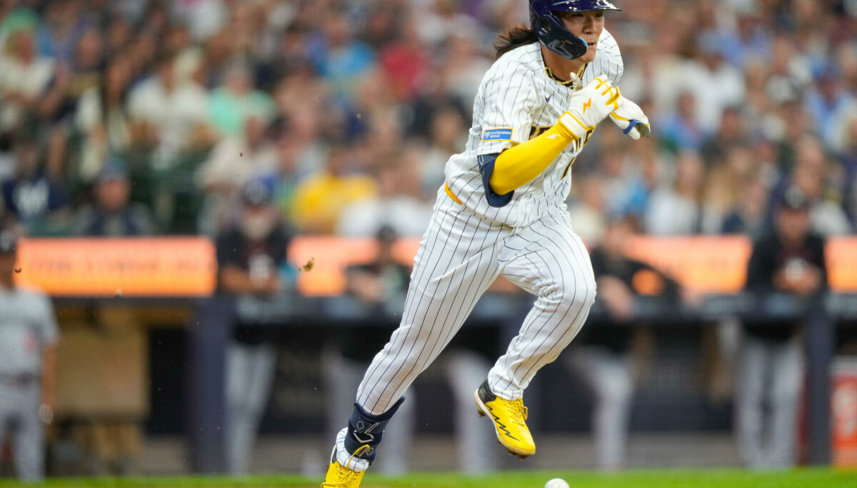 Bae Ji-hwan returns to MLB with Brewers, delivers hit days after release