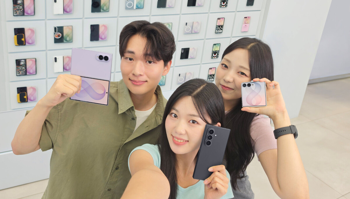 Samsung Galaxy Z Fold8 wins over iPhone users with thin passport-style design
