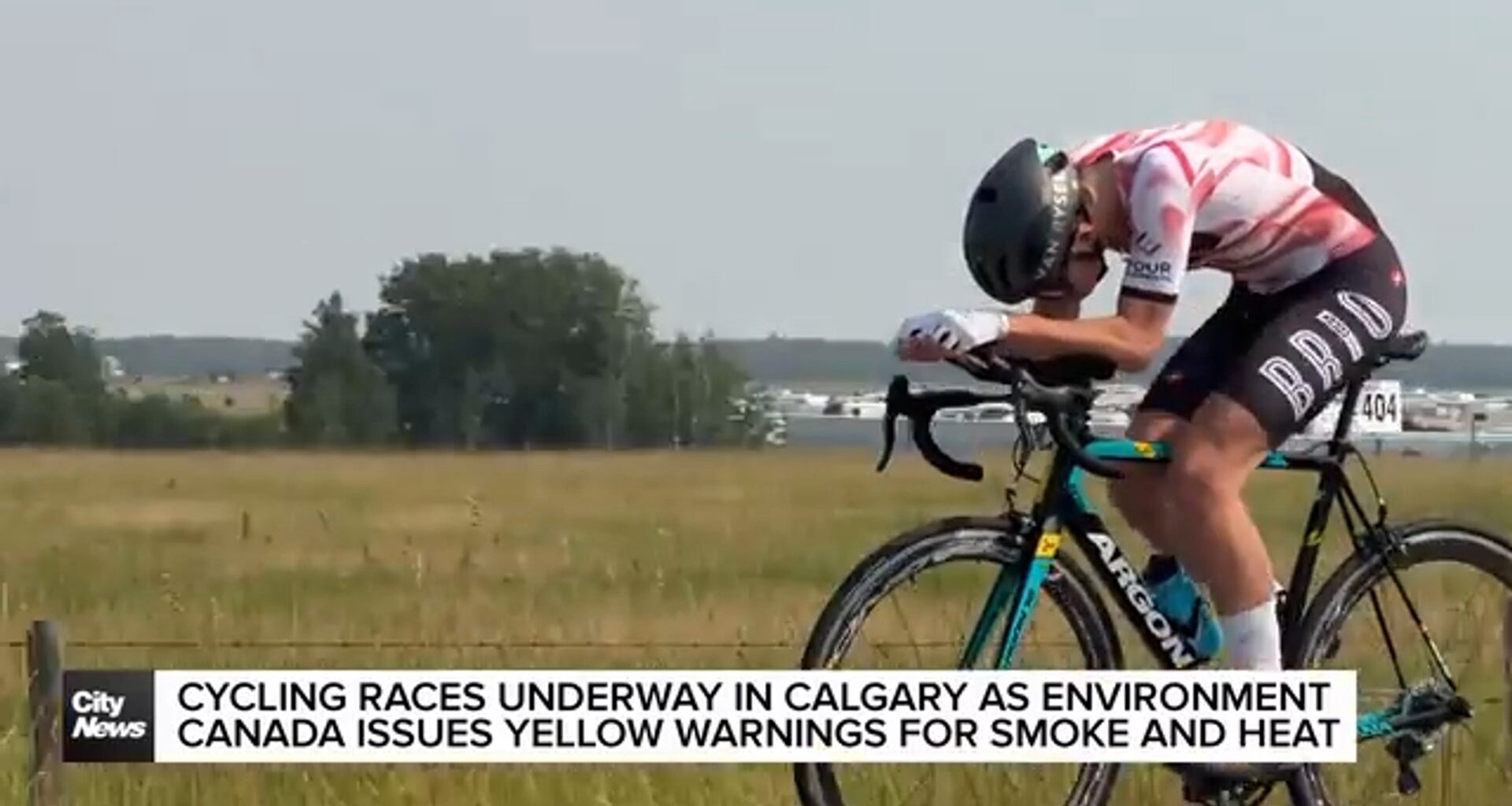 Cycling races underway in Calgary as Environment Canada issues yellow warnings for smoke and heat