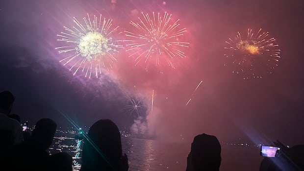 About 230,000 people attend Vancouver's Summer Lights fireworks show, organizers say