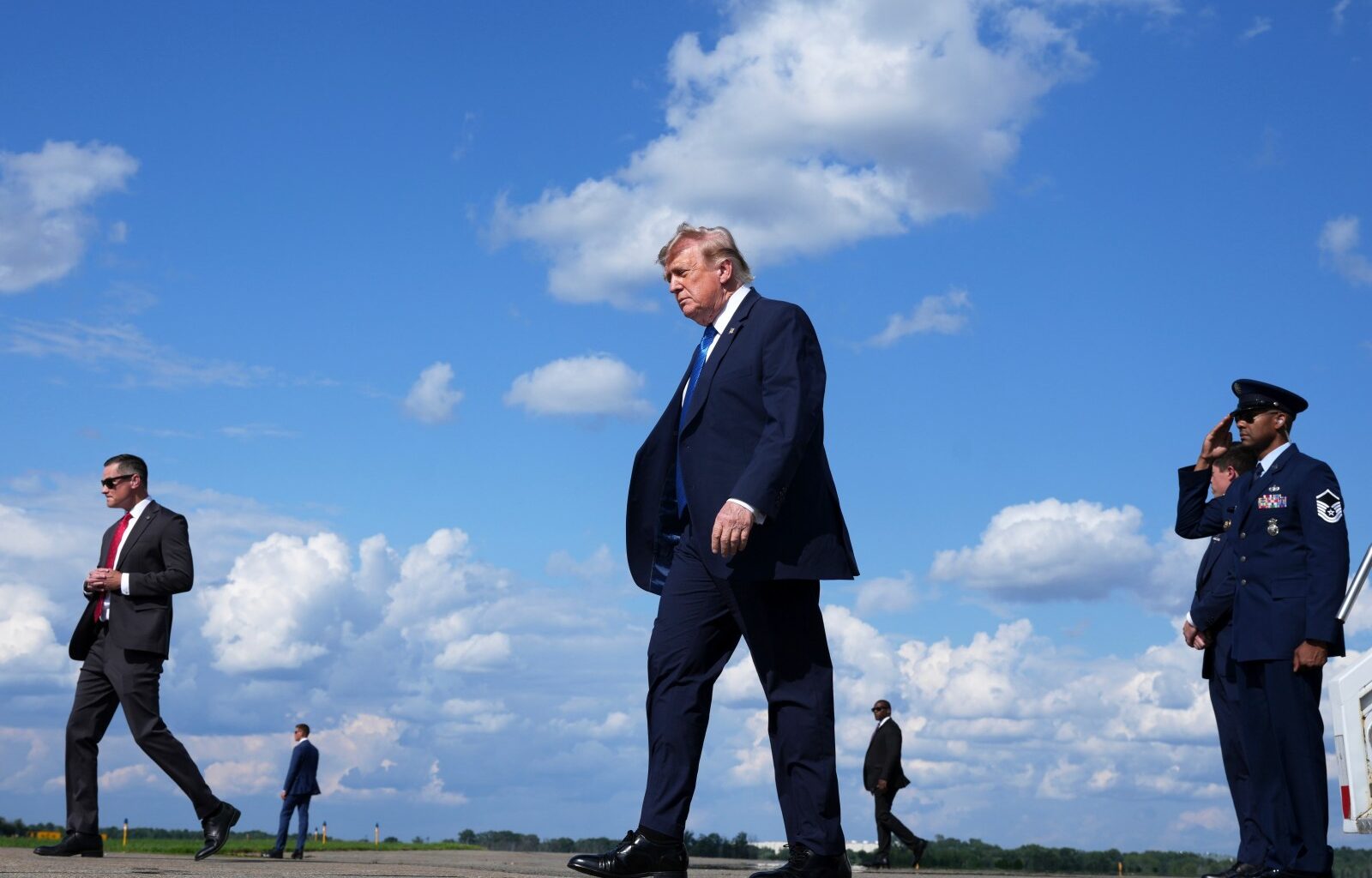 Trump says Mideast allies have reached outlines of deal to end Iran war, says US to stop new strikes – Winnipeg Free Press