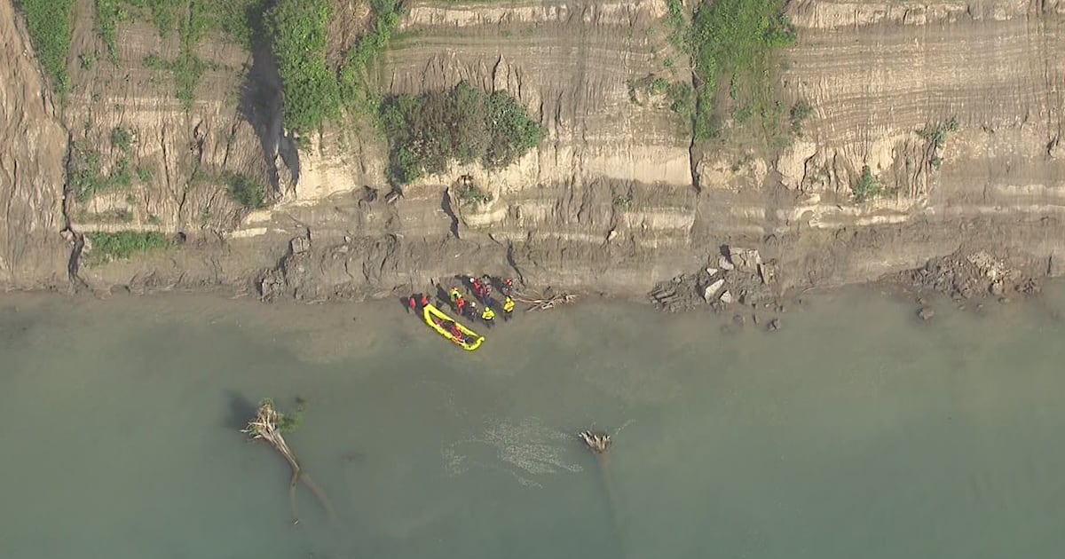 Scarborough Bluffs rescue: man stuck on cliff for 24 hours