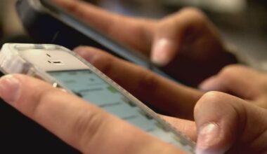 Why more Canadian youth are texting for mental health help overnight