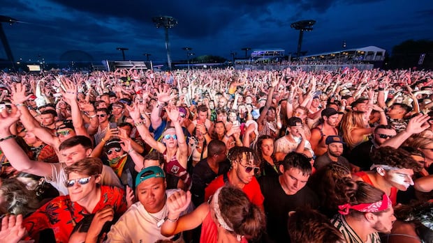 Last-minute transparent bag rule sparks backlash ahead of ÎleSoniq music festival
