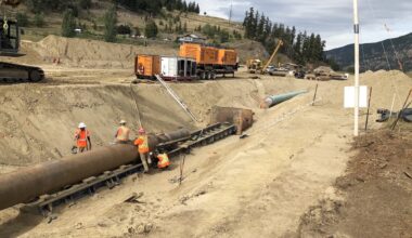 NATIONAL PULSE – Most say Ottawa should hold onto TMX pipeline – ArmchairMayor.ca