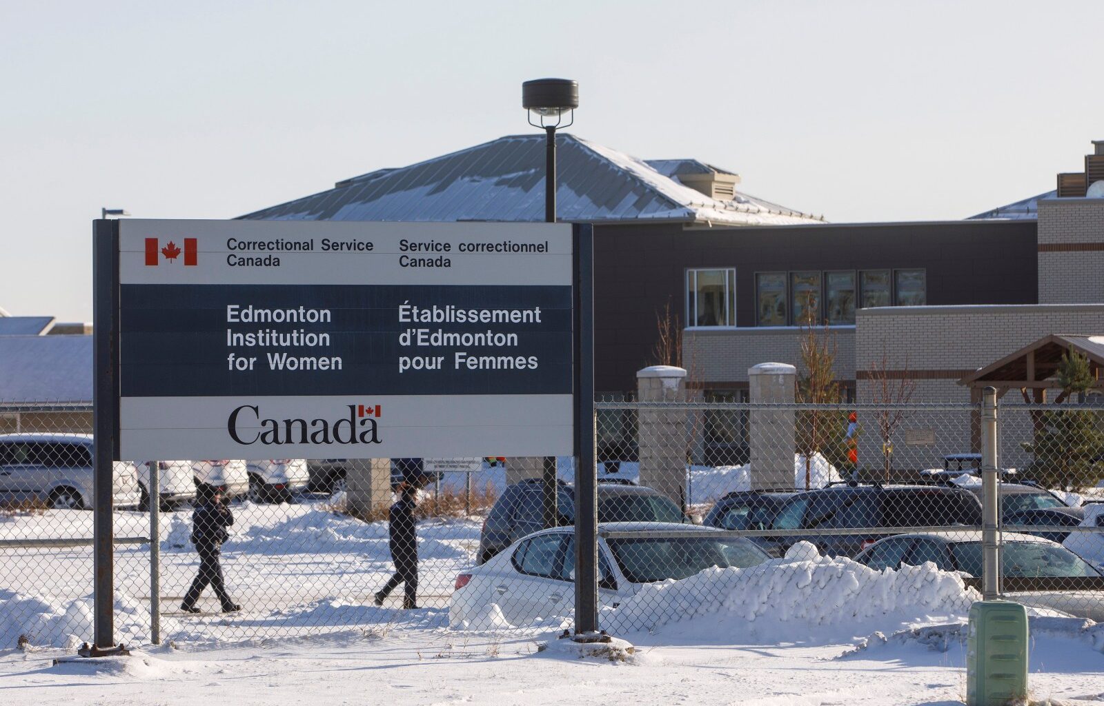 Two corrections officers, inmate die during transfer from Edmonton prison: CSC – Winnipeg Free Press
