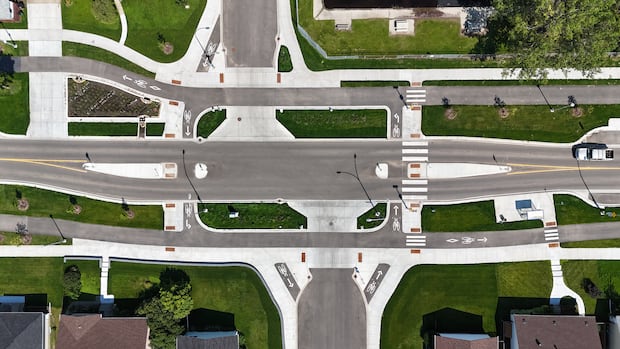 Are people actually using Edmonton’s bike lanes? Here’s a look at the numbers