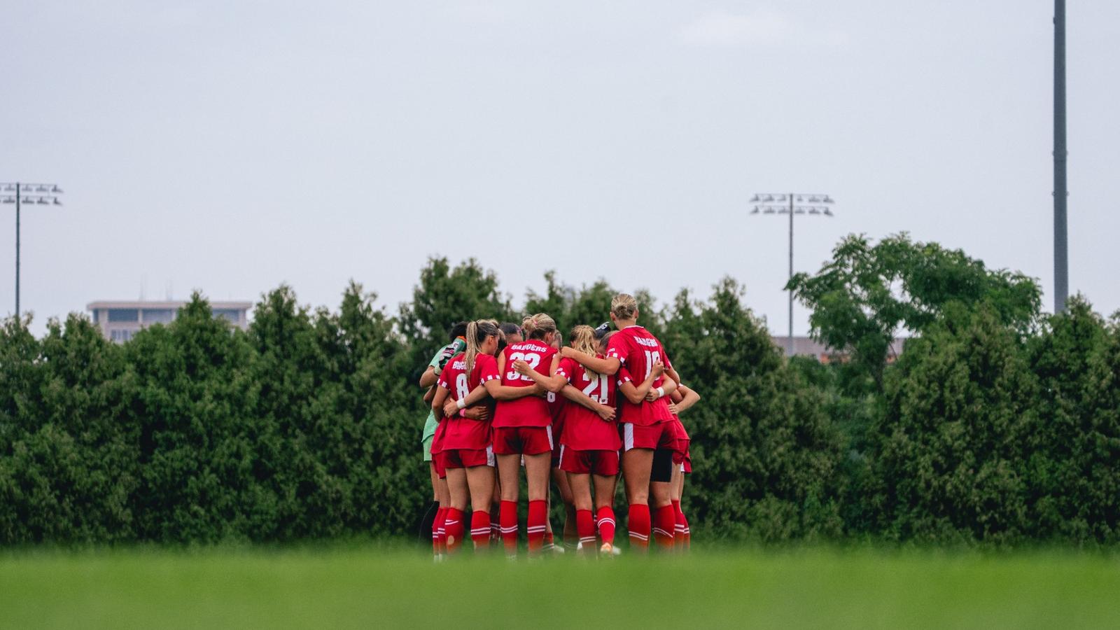 Quick Kicks: Badgers set for Top-25 season opener