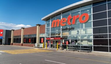 'An absolute gut punch': Dozens facing unemployment as South Keys Metro converts to Food Basics
