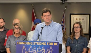 B.C. premier promises review of emergency response to wildfire near Summerland, B.C.