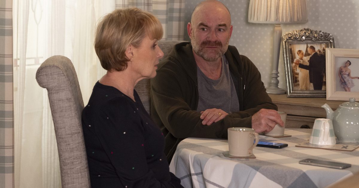 Coronation Street airs new dilemma for Sally and Tim Metcalfe