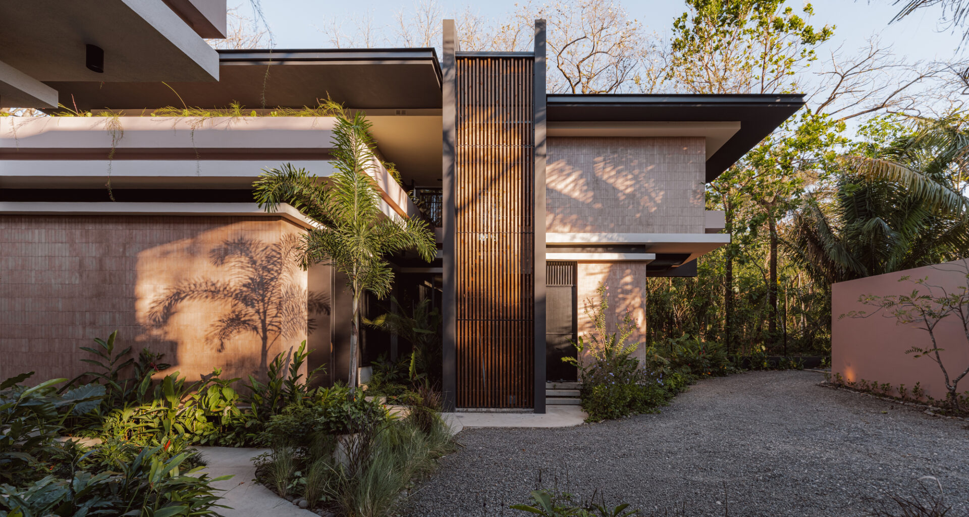 Linea House / Instinto Estudio