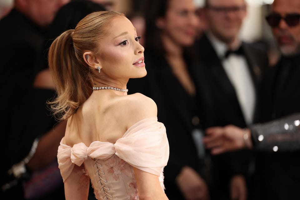 31st Screen Actors Guild Awards - Arrivals