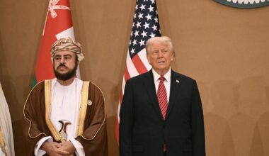 Trump’s Bombing Threats Have a Golf Course Problem – Mother Jones