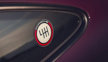 Porsche 911 manuals to continue... as long as they're legal