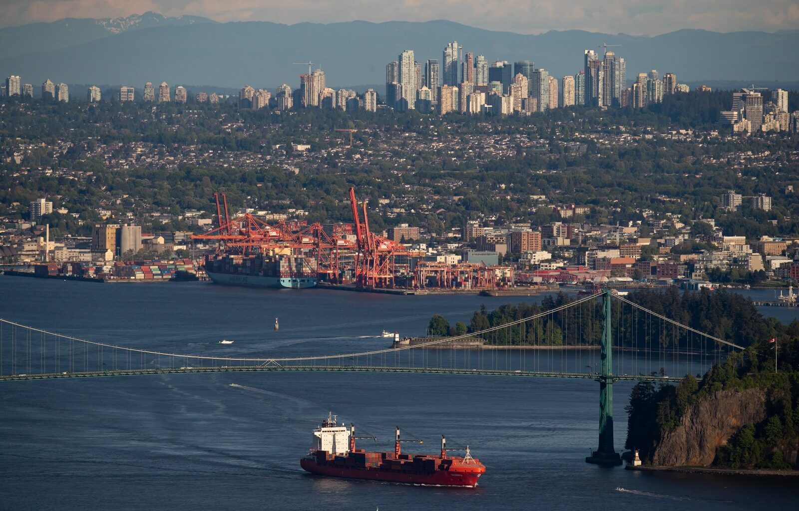 Metro Vancouver workers picket projects linked to planned harbour dredging – Winnipeg Free Press