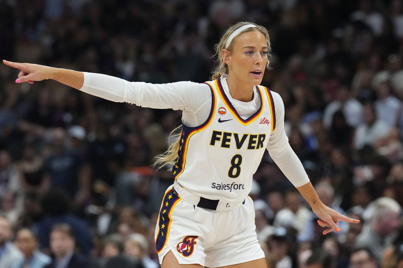 Fever reserve Sophie Cunningham draws boos at Tempo game in Toronto | NanaimoNewsNOW