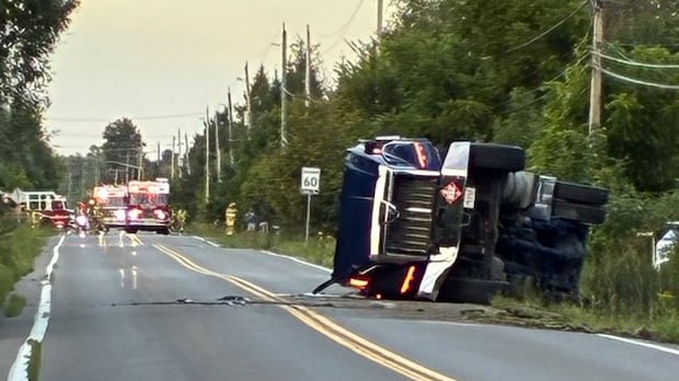 Dozens evacuated after propane truck crash, leak in south Ottawa