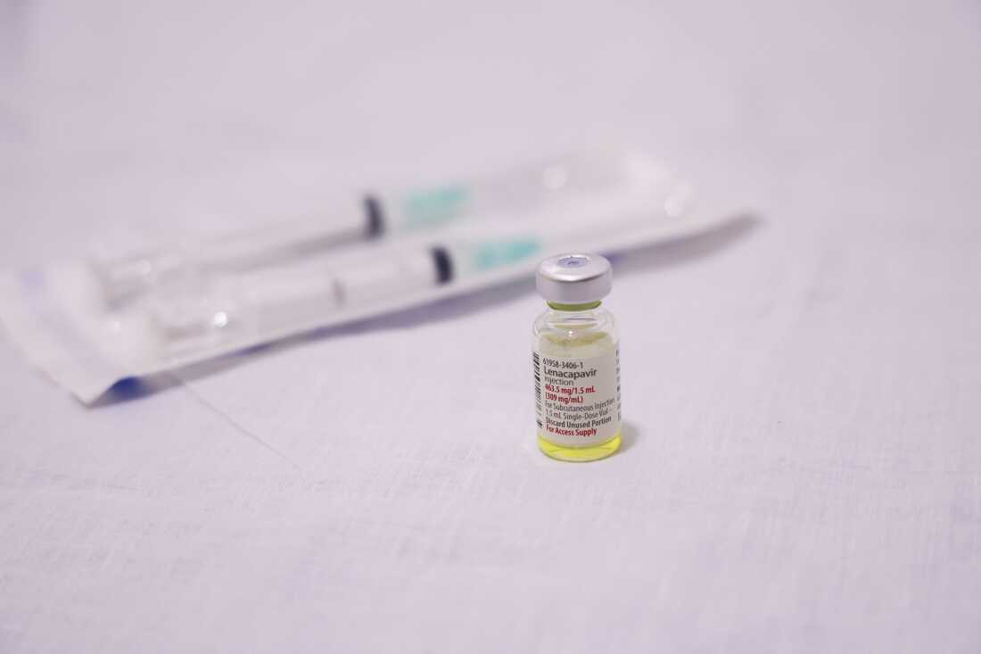 An injection of the new drug lenacapavir provides six months of protection against infection by HIV.