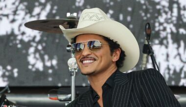 Bruno Mars Scores His First Top 10 Bestsellers — In Spanish