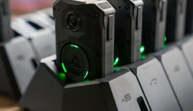 Montreal police officers will get body cameras, mayor says