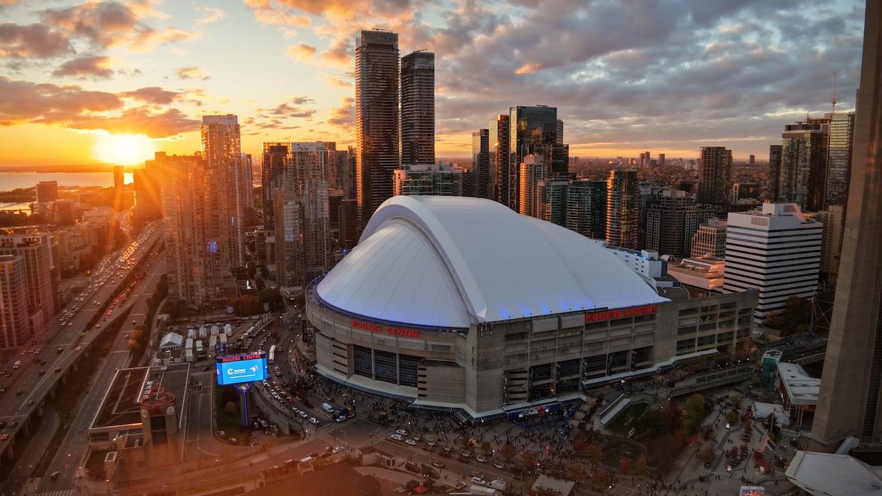 Rogers Centre structure in city landscape