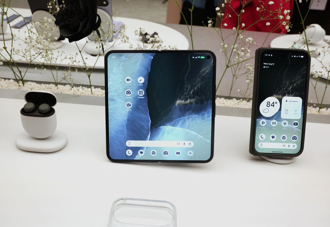 Android Circuit: Pixel 11 Pro Performance, Honor’s Impressive Growth, Fairphone 6+ Lands In America